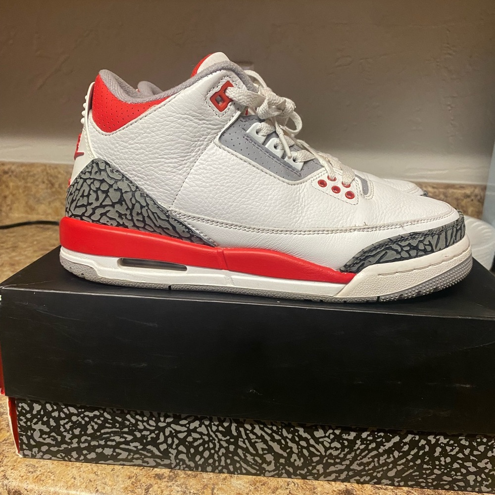 Kids White and Red Sneakers Jordan 3s retro